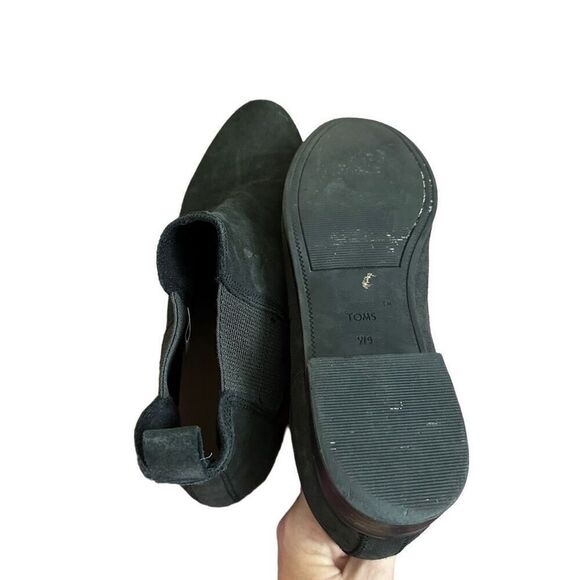 Tom’s black suede booties - Picture 3 of 7